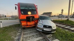 С начала года на Сахалине шесть легковушек залетели под поезда