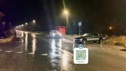 Молодого водителя иномарки после аварии с травмами доставили в больницу Южно-Сахалинска