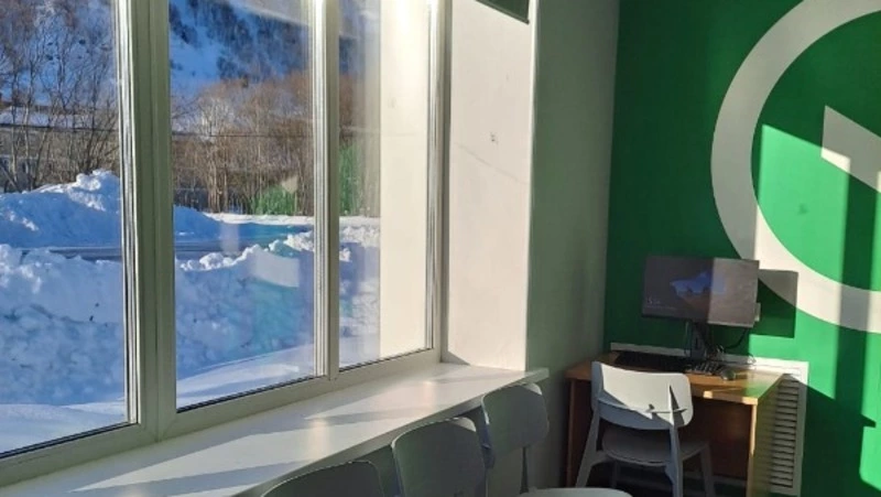 Сбер открыл обновленный офис в Углегорском районе