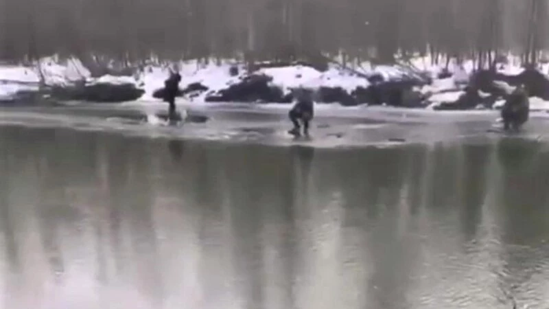 Сезон зимней рыбалки открыт: сахалинцы вышли на первый лед