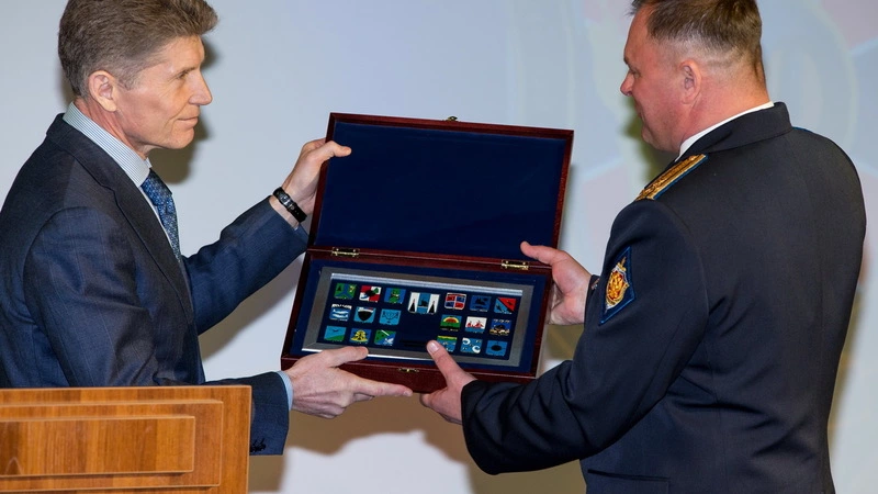 Олег Кожемяко поздравил сахалинский авиаотряд ФСБ с юбилеем