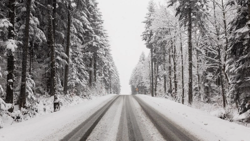 Ряд дорог на Сахалине открыли для движения на фоне ослабевающего циклона