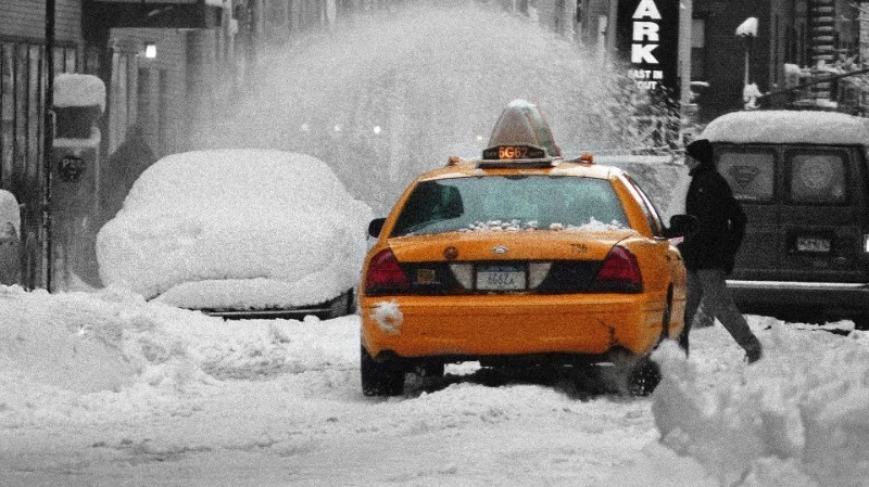 Цены на такси взлетели из-за циклона в Южно-Сахалинске. Люди не могут добраться домой