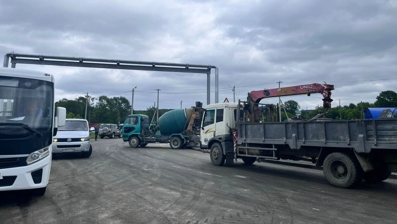 Санкции осложнили капитальный ремонт путепровода в Долинском районе