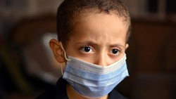 Дети чаще болеют коронавирусом на Сахалине. Названа причина