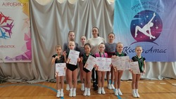 Девочки Сахалина взяли 6 медалей на турнире по спортивной аэробике в Приморье