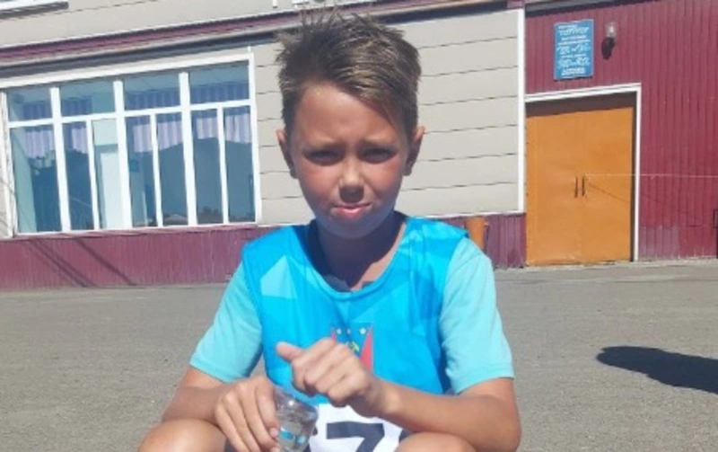 Школьник обошел всех сверстников в массовом забеге в Углегорском районе