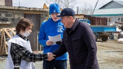 Губернатор проверил работу волонтеров в частном секторе Южно-Сахалинска