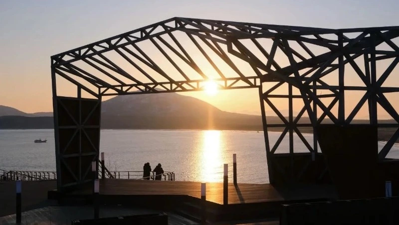 На Кунашире продолжают строить уникальную лестницу «Спящая красавица» 