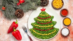 Салат «Елочка» затмит «Оливье»: как приготовить невероятно вкусное блюдо