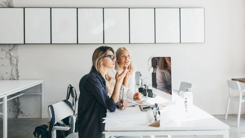 Больше 50% россиян посчитали себя полезнее руководителя — опрос SuperJob