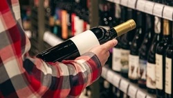 Купили в «Винлабе»: в магазине на Сахалине без лицензии перепродавали алкоголь из федеральной сети