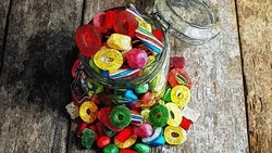 В благодарность за чужую кредитку сахалинка купила детям конфеты