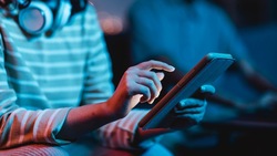В России произошел сбой в работе крупных банков и мобильных операторов