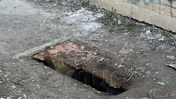 В Приморье первоклассница провалилась в колодец по пути из школы