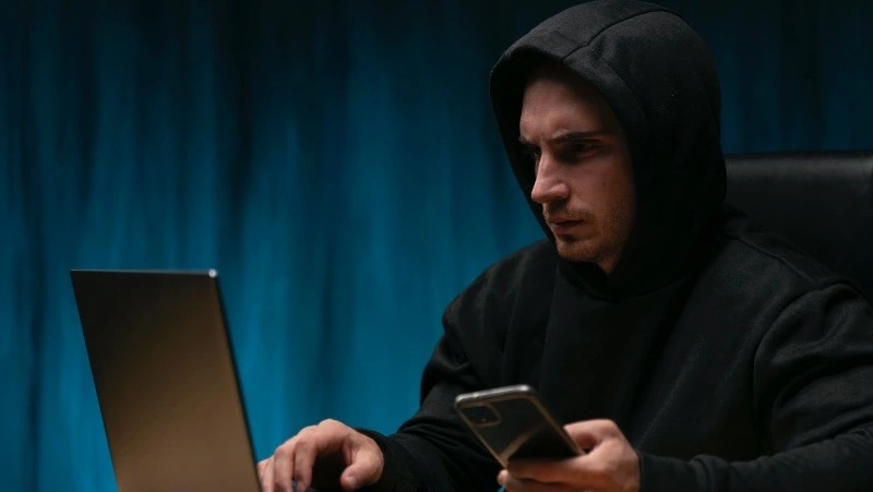 Мошенники выманивают сканы документов, обещая срочно оформить загранпаспорт