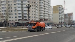 Пылесосы для расчистки дорог от пыли выехали на улицы Южно-Сахалинска 21 марта