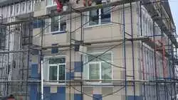 Капремонт поликлиники в селе на юге Сахалина закончат до Нового года