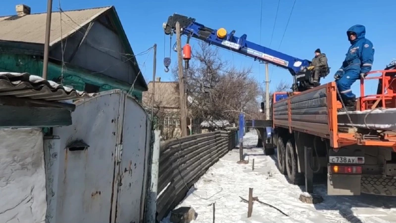 Электрики с Сахалина помогли донецким коллегам с работой на линии в Шахтерском муниципальном округе