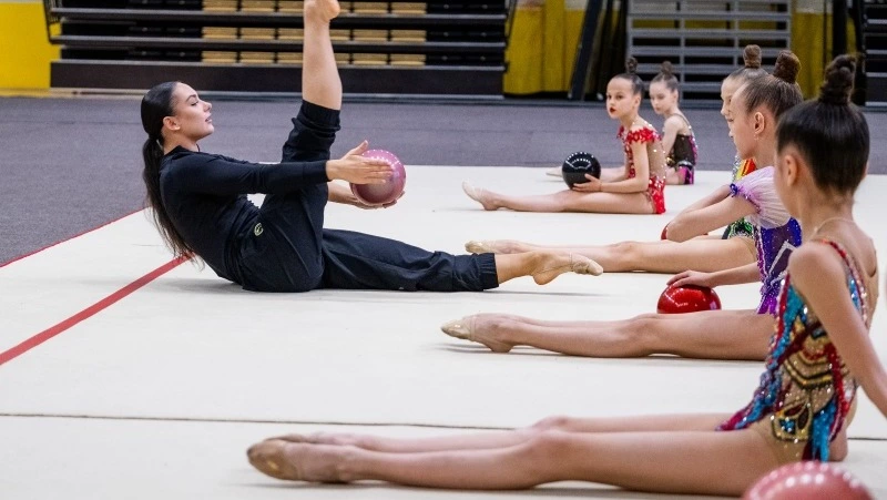 Чемпионка Европы Лала Крамаренко провела мастер-класс по художественной гимнастике в Южно-Сахалинске