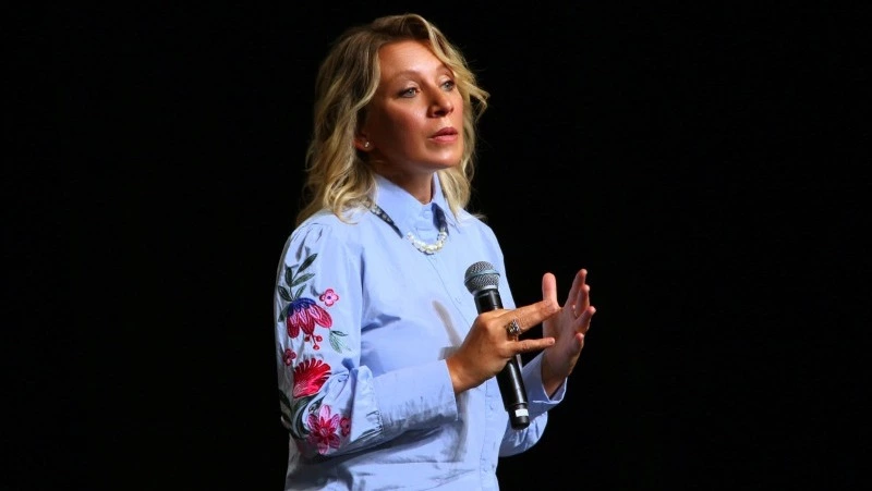 Мария Захарова провела лекцию для молодежи в Южно-Сахалинске