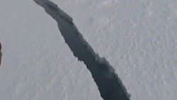 Жителям Сахалина сообщили о появлении трещин на льду в селе Советское 10 февраля