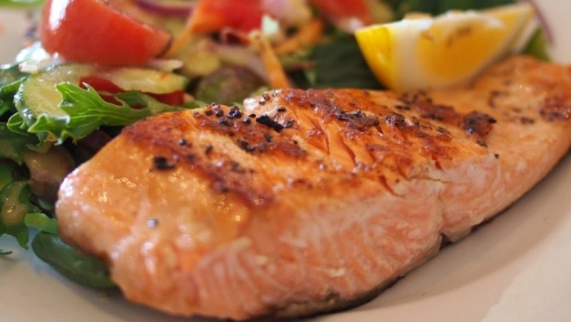 Рыба, курица и колбаса подорожали на Сахалине к марту. Обзор цен