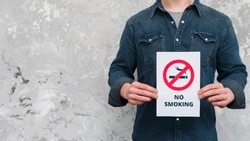 Депутаты на Сахалине предложили штрафовать курящих в общественных местах 