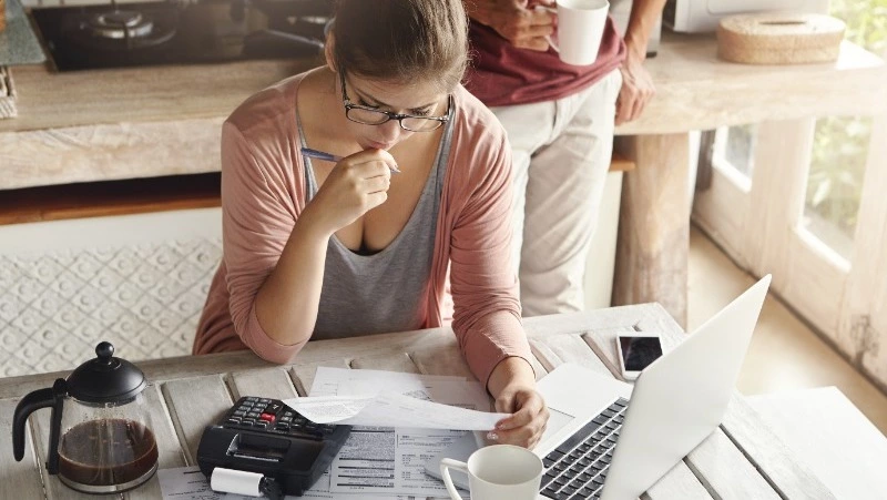 Пособие по уходу за ребенком хотят увеличить до 60% от зарплаты