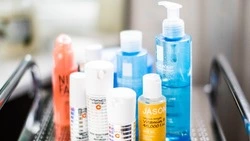 Массаж и маникюр: спрос на бьюти-процедуры вырос в два раза на Сахалине