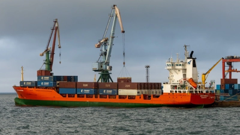 Порт в Корсакове перешел на круглосуточный режим работы