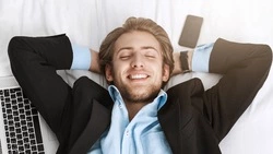 В 2026 году в России будет семь коротких рабочих недель