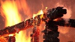 Пожар разгорелся посреди ночи на базе отдыха в Корсаковском районе