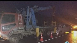 В Смирныховском районе пенсионер на минивэне влетел в грузовик, ремонтирующий дорогу