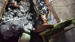 Кровать и шторы вспыхнули в одной из квартир многоэтажного дома в Поронайске  