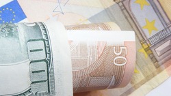 Курсы доллара и евро 11 августа обновили максимумы с марта 2022 года