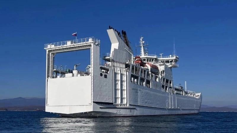 Паромную переправу Ванино — Холмск закроют из-за циклона 