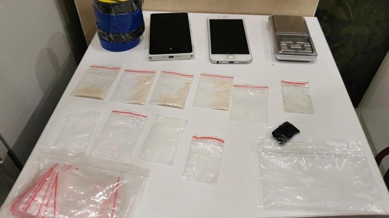 Сахалинские полицейские пресекли деятельность группы наркоторговцев