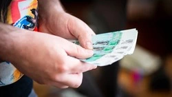 День назад пенсионерка перевела мошенникам три миллиона рублей на Сахалине