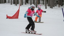 Почти сотня сахалинских сноубордистов вышла на склон к Международному женскому дню