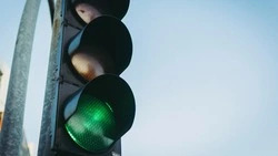 Движение через ключевой перекресток в Южно-Сахалинске изменили