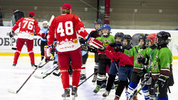 Сахалинские мальчишки смогли сыграть с легендами хоккея