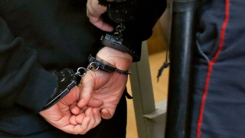 В Южно-Сахалинске бомж украл кошелек и потратил только наличные