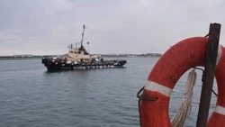 Сотруднику Невельского порта задержали выплаты после увольнения