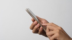 МВД предупредило о серьезных сроках за сдачу в аренду аккаунта в WhatsApp*