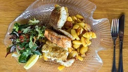 Гребешками и палтусом накормят пассажиров теплохода «Павел Леонов» по пути на Курилы