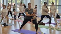 В «Семейной Азбуке» начались бесплатные занятия фитнесом «Мама + Малыш»
