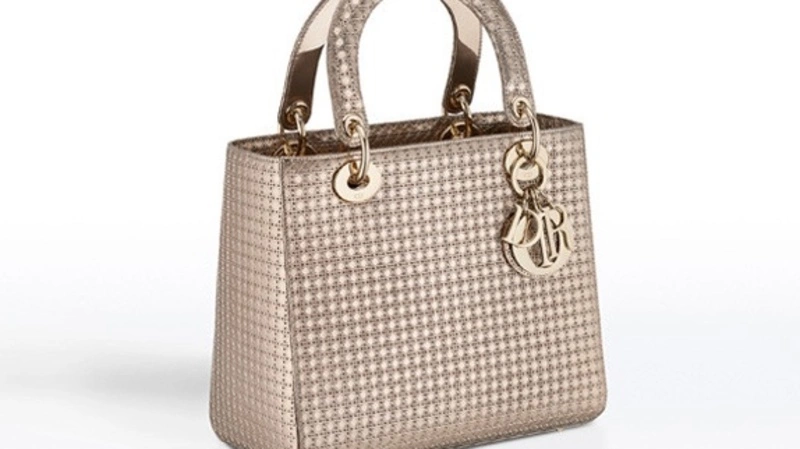 Интересная Россия: проститутка из детсада, сумка уборщицы «Газпрома» и «Ералаш» за решеткой