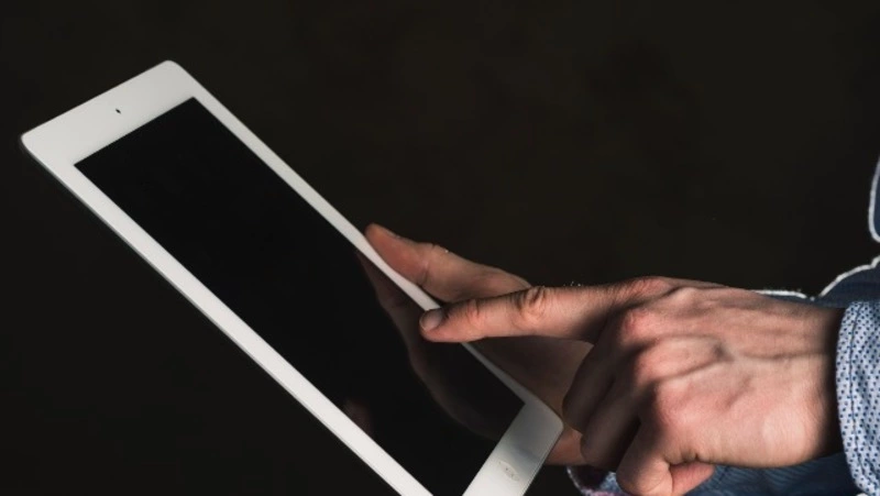 Работник детсада из Японии заработал миллионы, продавая видео с голыми детьми