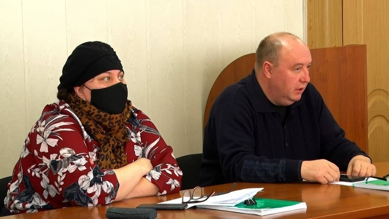 Холмского бывшего депутата-скандалистку привлекли к ответственности за оскорбление журналиста